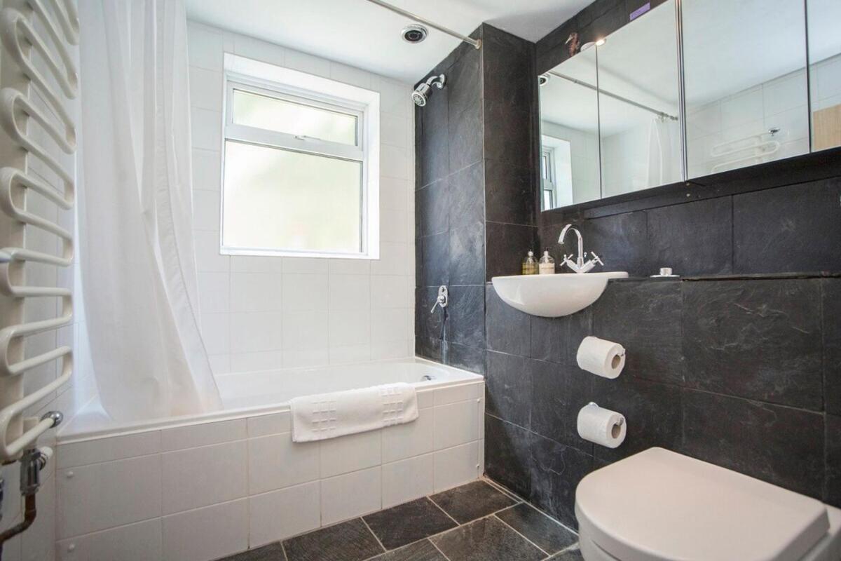 ※ Relaxing Home- Parking & Gorgeous Gardens Bath Eksteriør bilde