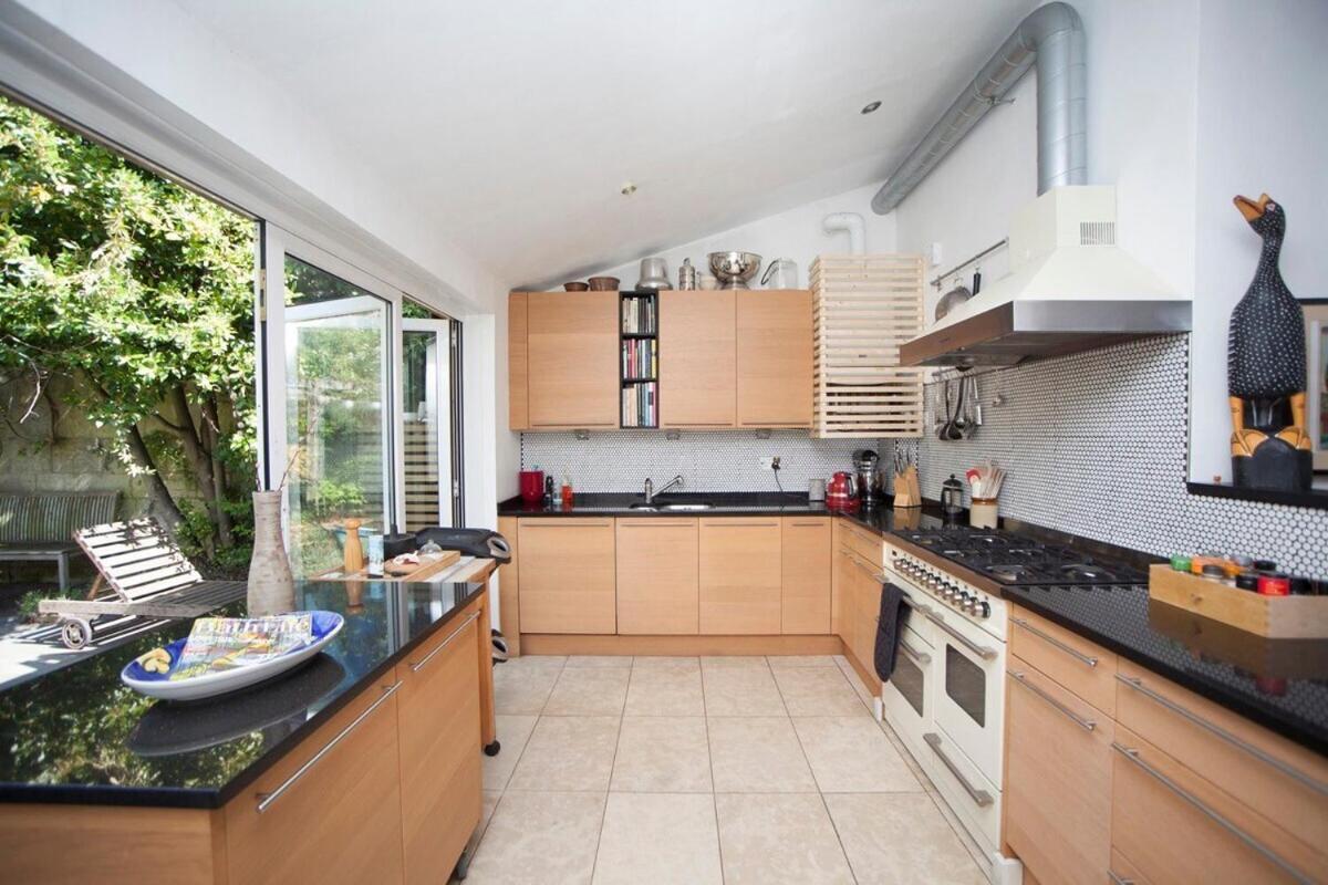 ※ Relaxing Home- Parking & Gorgeous Gardens Bath Eksteriør bilde